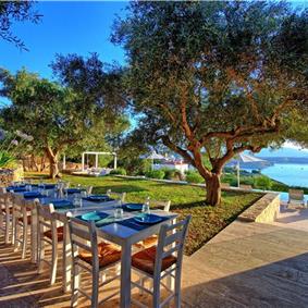 5 bedroom luxury villa with infinity pool, sea views and tennis court near Chania, sleeps 10